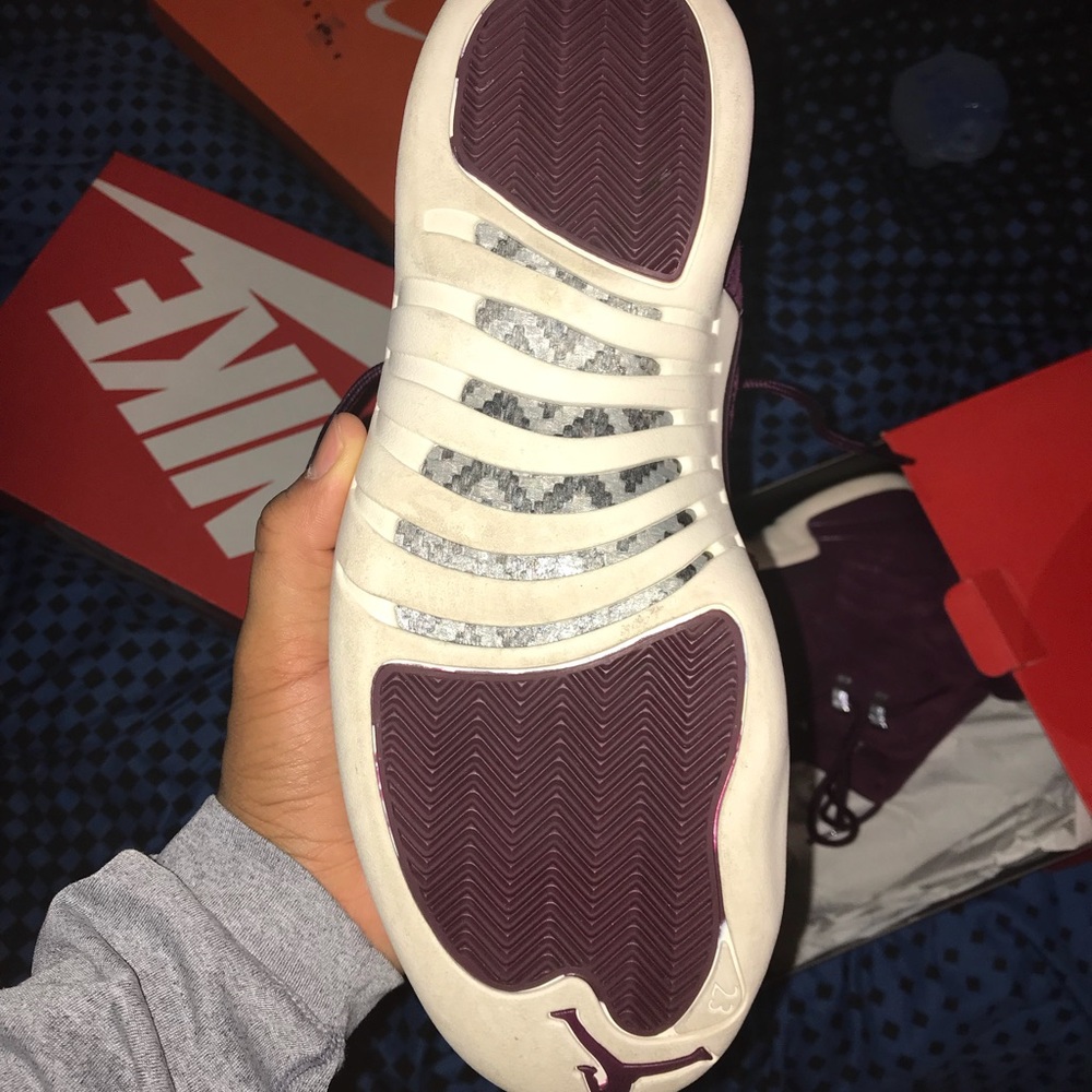Size 9.5 mens Air Jordan 12 Bordeaux Suede - Picture 4 of 4